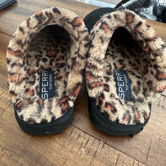 Girls Sperry slippers - Picture 2 of 2